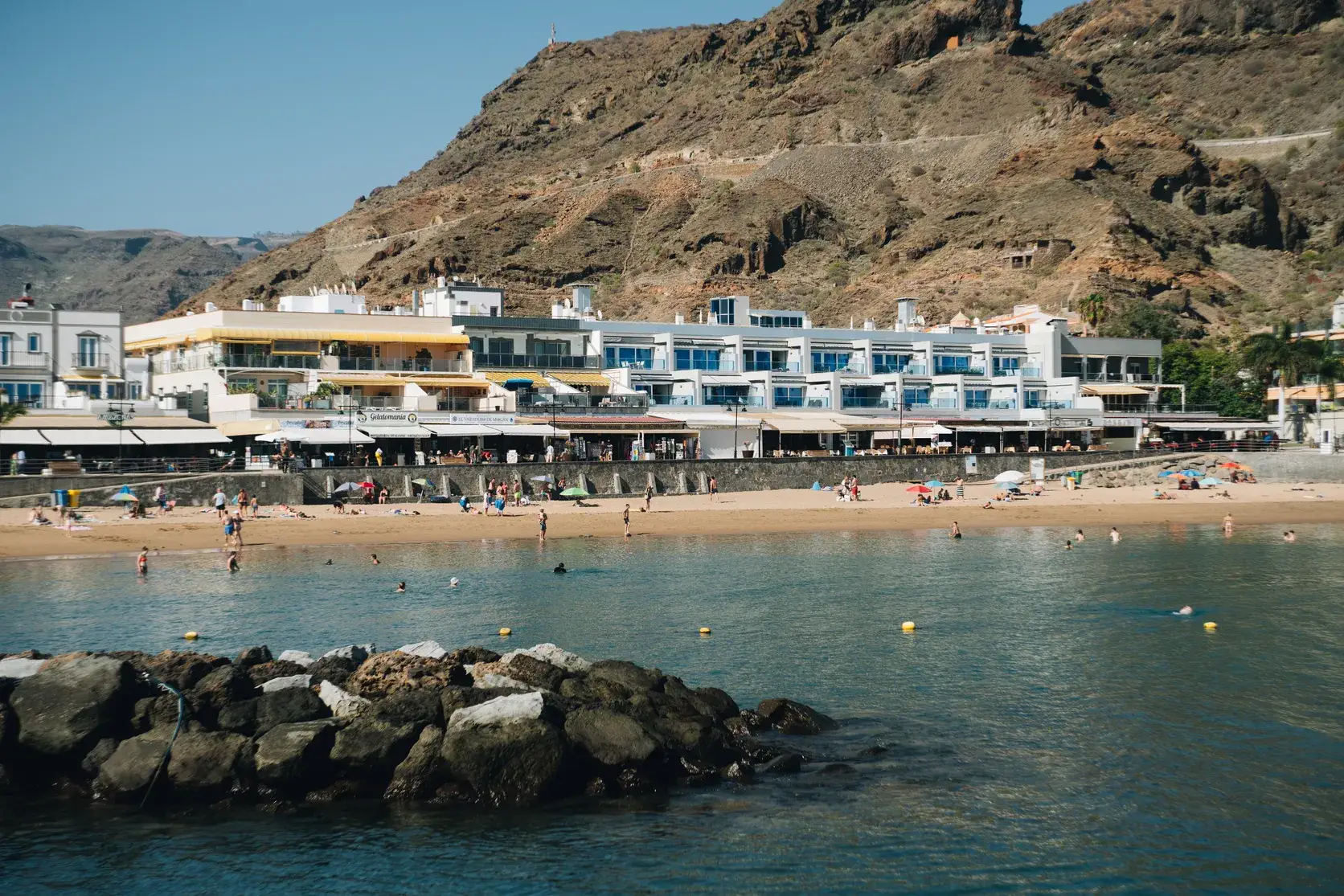 Playa de Mogán y paseo por el puerto 3
